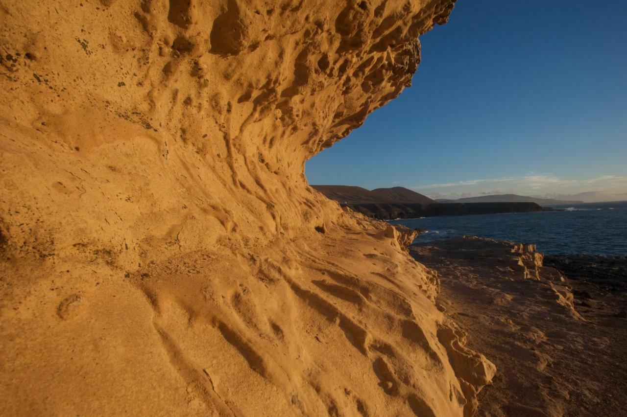 Los Lagos Roque Exterior foto